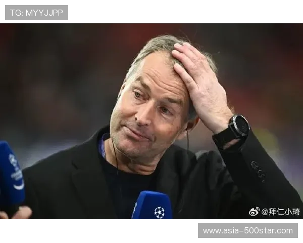 勒沃库森主场球迷高挂横幅，致敬主帅尤尔曼德