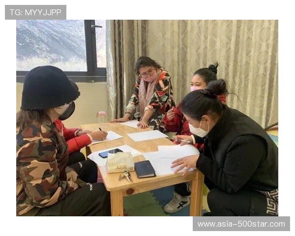 “黄果树杯”女子金腰带赛贡桑曲珍对阵伊朗选手马赫希德，展现技术型对抗