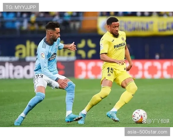 特写：塞尔塔门将比利亚尔扑出点球后的怒吼