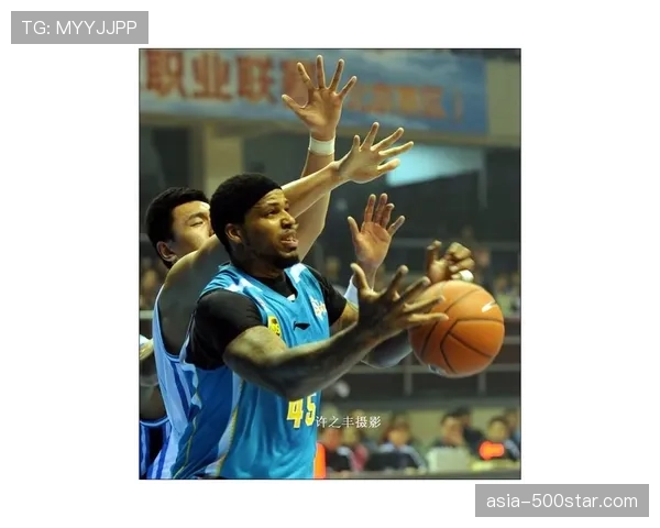 【2026年4月CBA联赛保级区·人物·动态福建队新援抵达赛区,有望在最后阶段登场 【2026年4月CBA联赛保级区·人物·动态福建队新援抵达赛区,有望在最后阶段登场